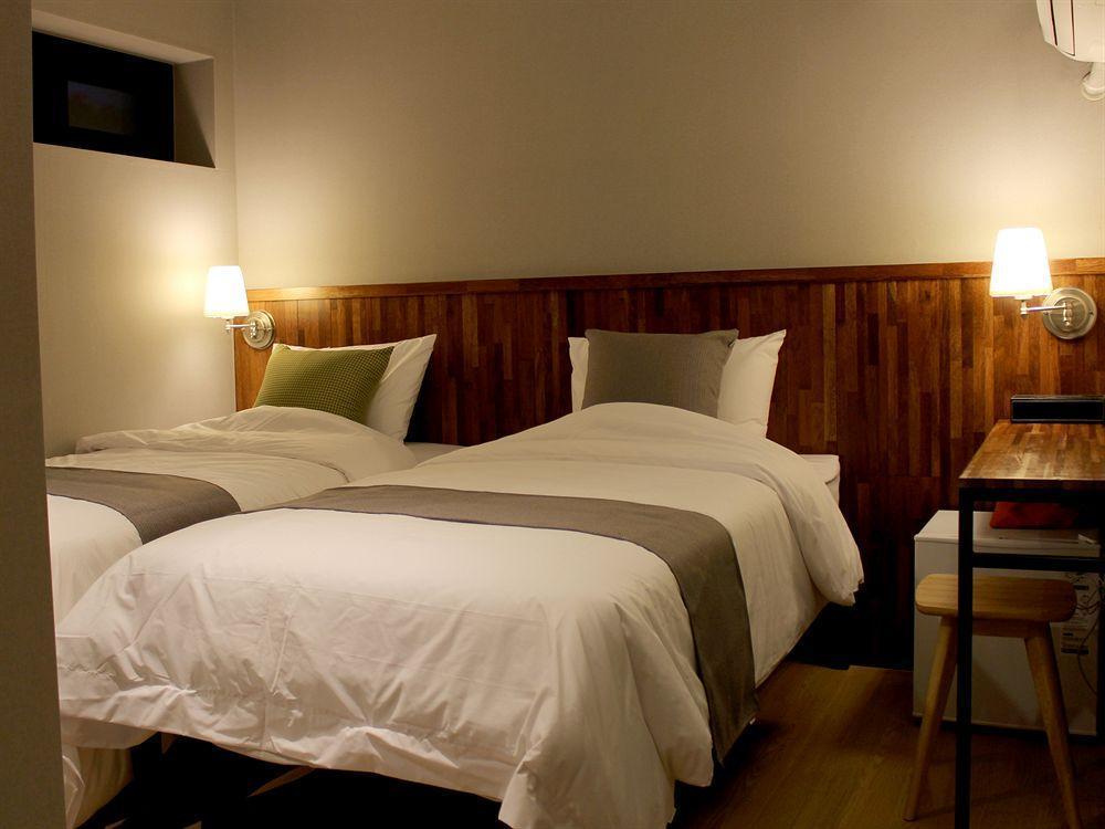 Hostel Cleo Seoul Hongdae Экстерьер фото